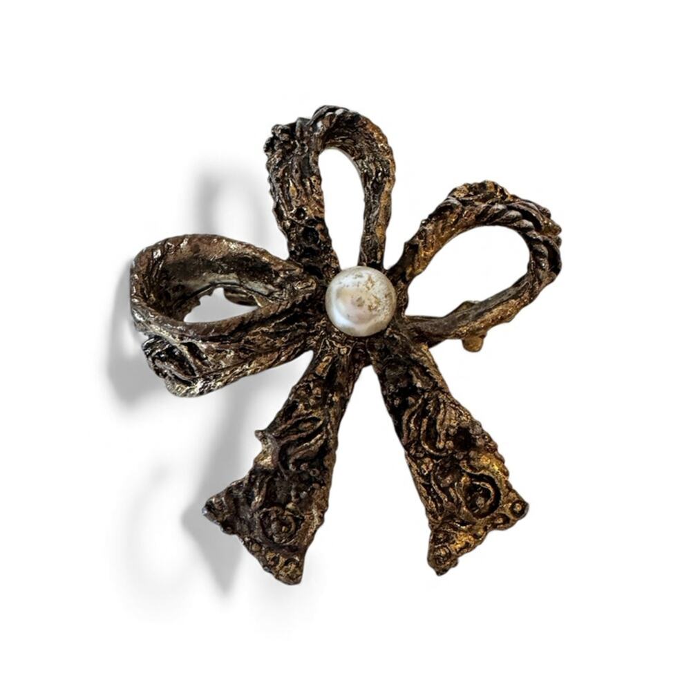 Vintage Gold Tone Filigree Faux Pearl Brooch Womens Estate Jewelry